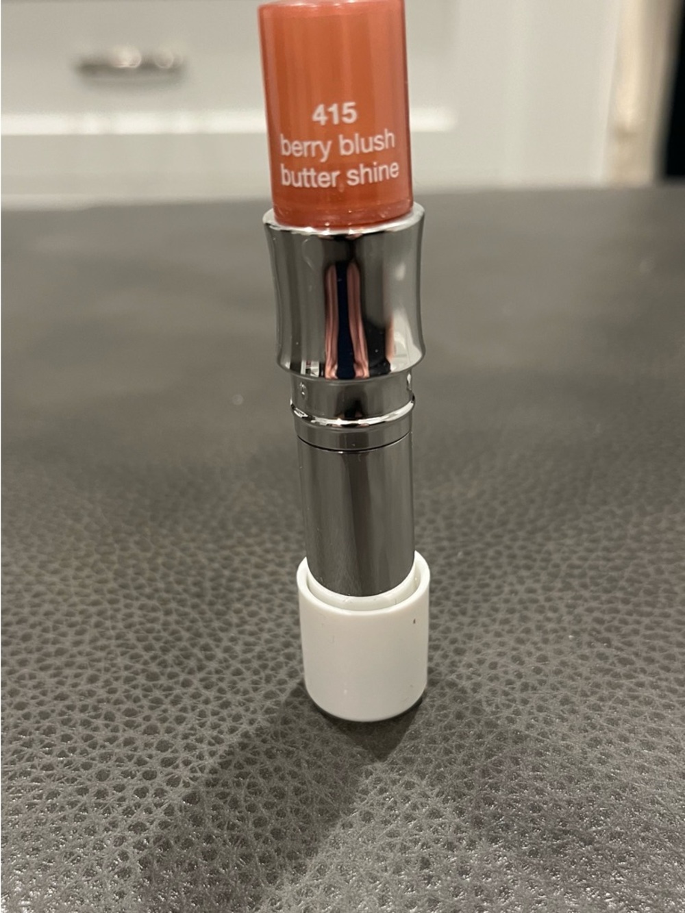 Clinique Butter Shine Lipstick (Berry Blush) - Picture 2 of 3